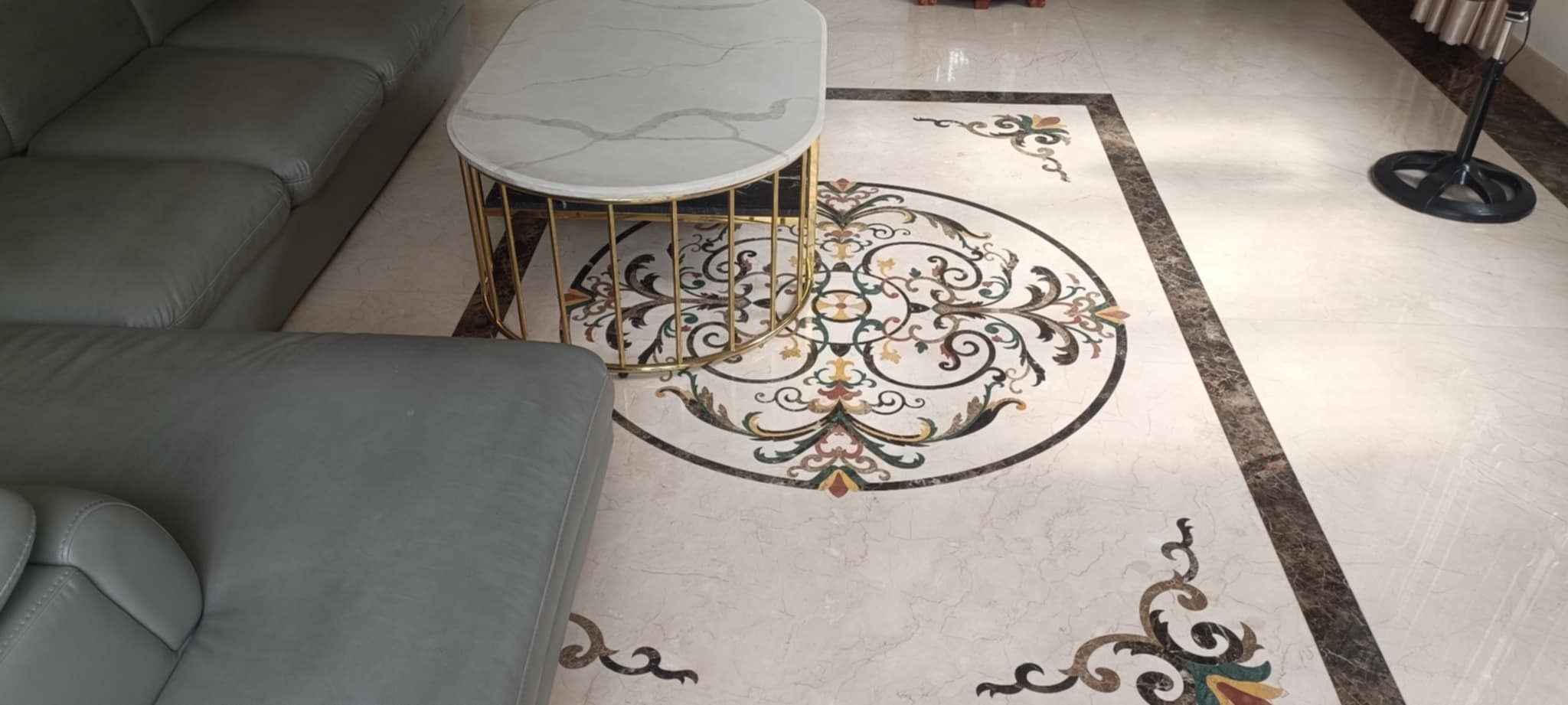 LÁT SÀN PHÒNG KHÁCH KẾT HỢP HOA VĂN